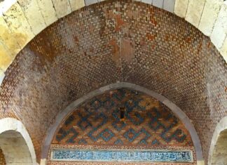 Hınıs Kalesi ve Çevresi